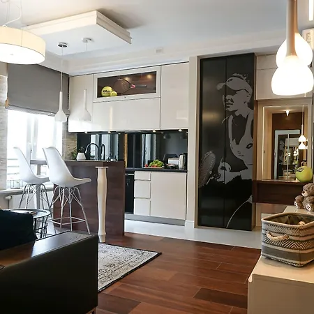 Aga Tenis By Radwanska 公寓式酒店