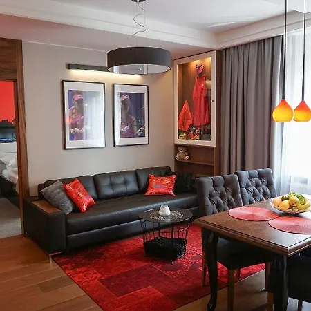 Aga Tenis By Radwanska 公寓式酒店 4*